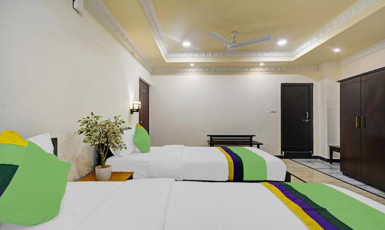 Treebo Jheel Mahal Hotel Udaipur Exterior photo