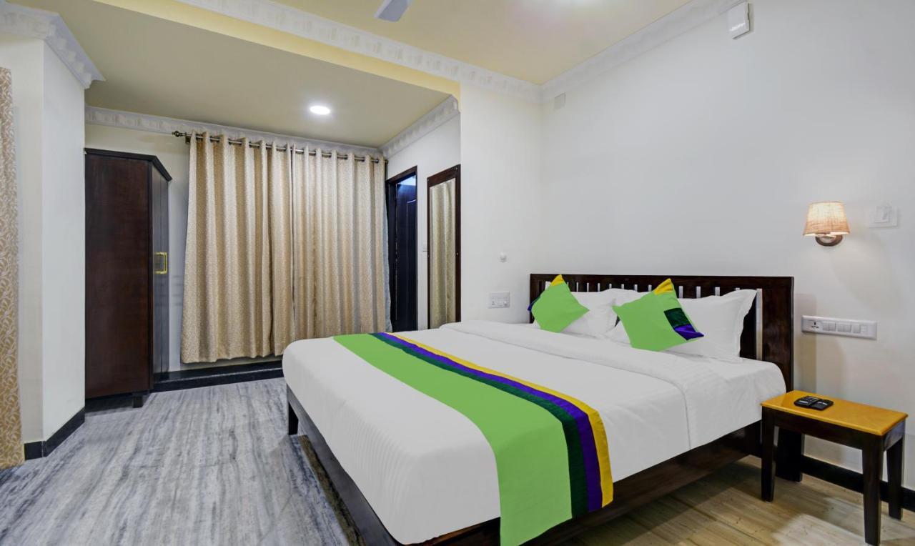 Treebo Jheel Mahal Hotel Udaipur Exterior photo