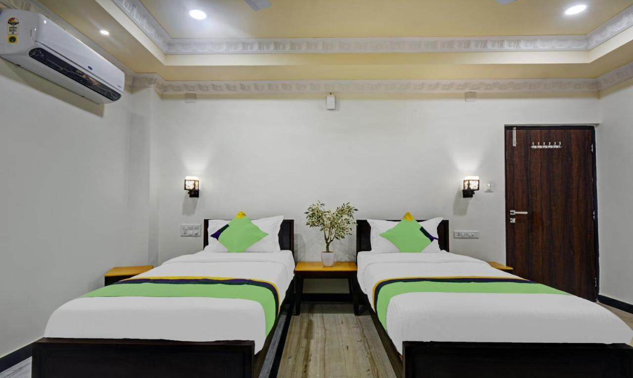 Treebo Jheel Mahal Hotel Udaipur Exterior photo