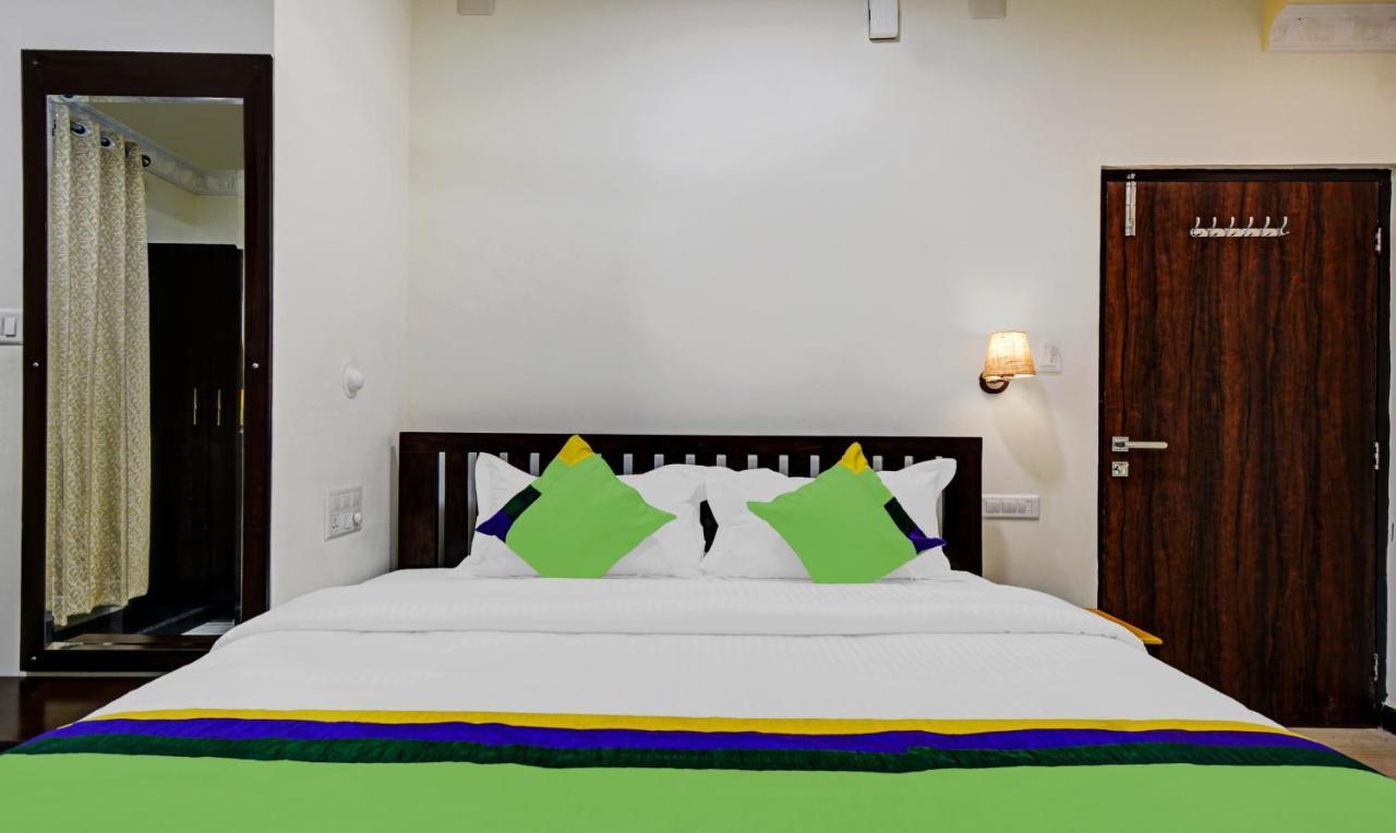 Treebo Jheel Mahal Hotel Udaipur Exterior photo